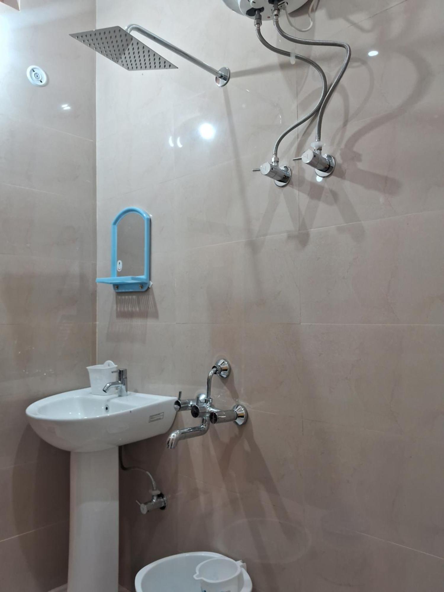 Hotel Sri Ram Lalla International Ayodhya Esterno foto